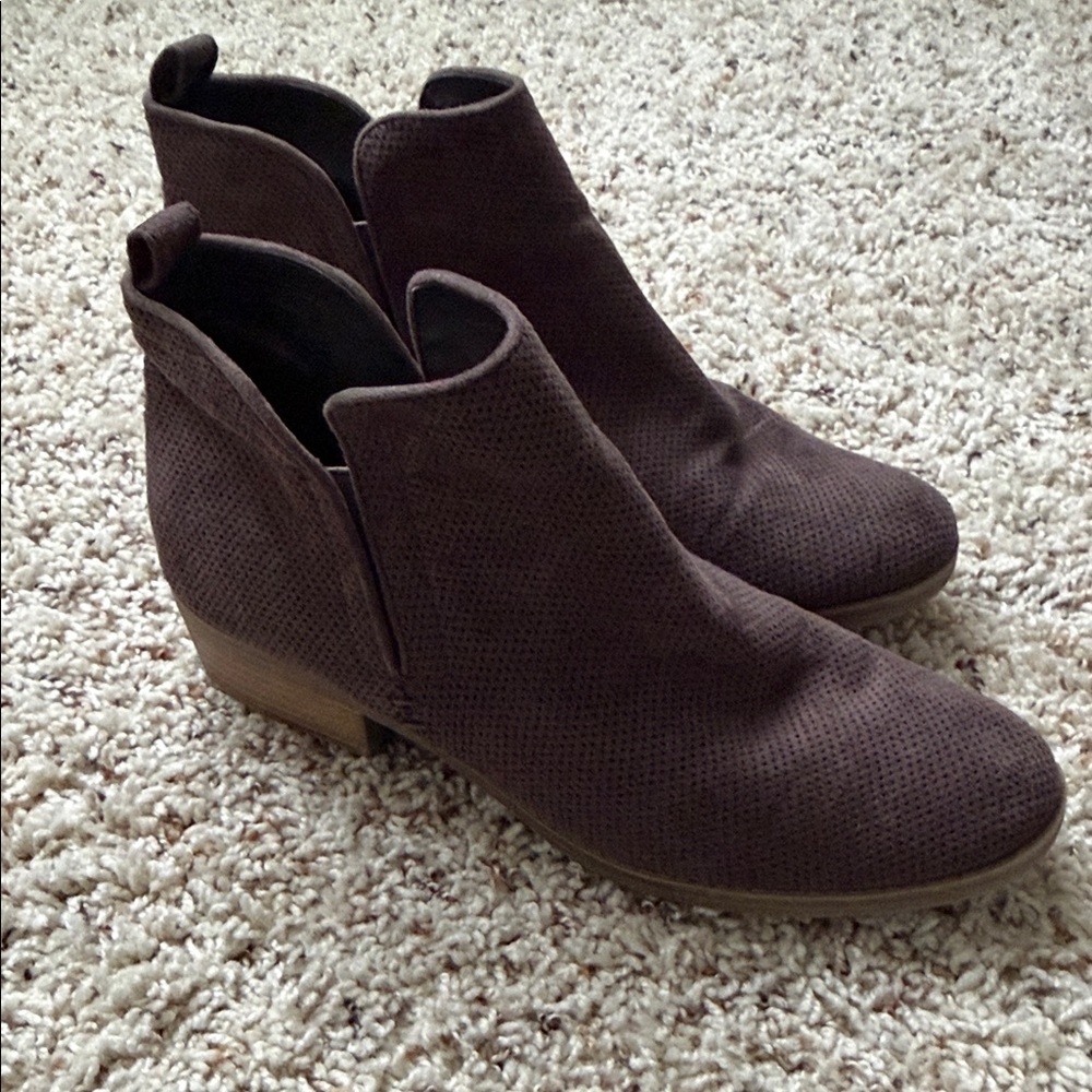 DV by Dolce Vita Textured Brown Ankle Booties